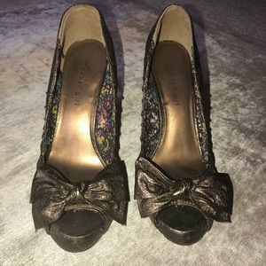 Madden Girl bow heels